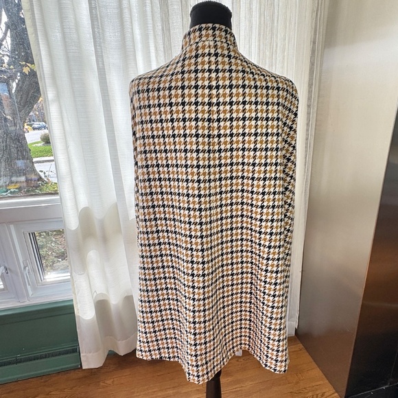 Vintage 80s fall cape, mustard, cream black houndstooth, slit sleeves, O/S to XL - Picture 6 of 16